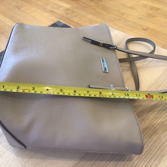 Nine West - Tan shoulder bag with small clutch - Picture 3 of 16